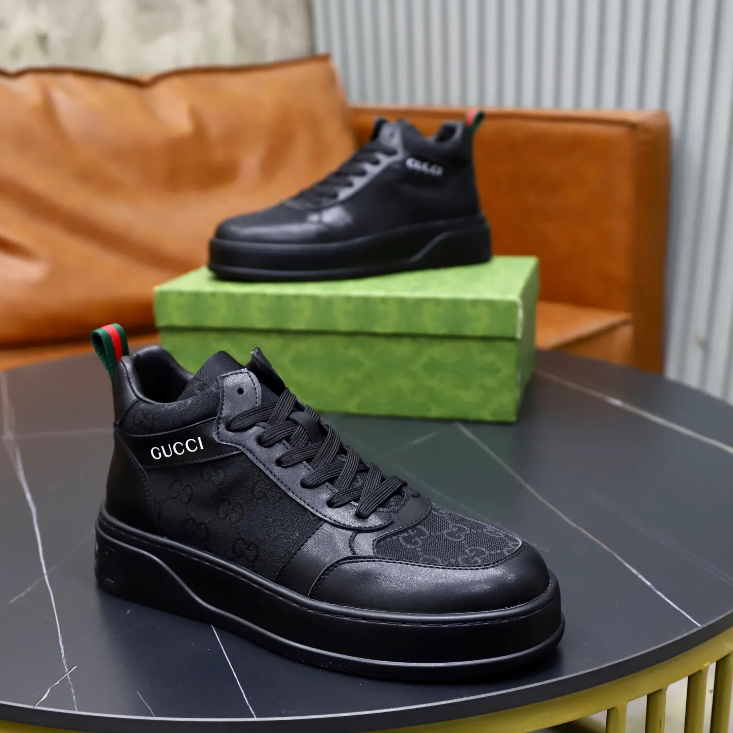 Ex-factory price: 442💰🙅‍♂️🙅‍♂️🙅‍♂️ Brand: GUCCI Standard code: 38-44 (45 customized) Grade: Same as the official website Material: Original cowhide material spliced with brand cloth Comfortable and breathable lining Lightweight and wear-resistant sports outsole Style category: Men's fashionable casual shoes Running sports shoes Distinguished luxury brand elements Top luxury color: actual picture color